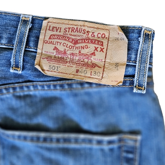 Levi's 501XX Button Fly Straight Leg Jeans Medium Wash - Picture 7 of 11